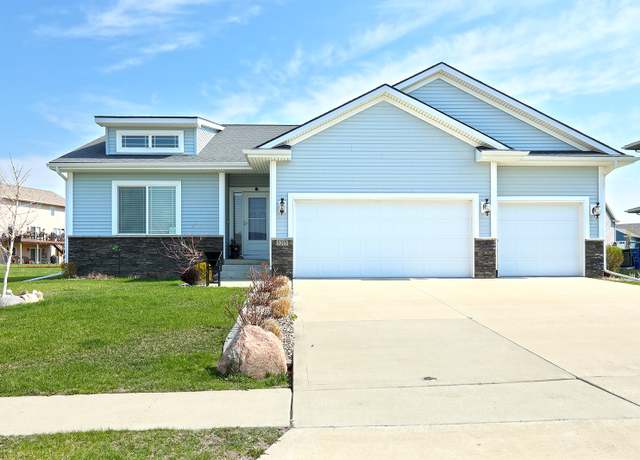 Property at 5215 Bulldog Ave, Van Meter, IA 50261, 4 beds, 3 baths