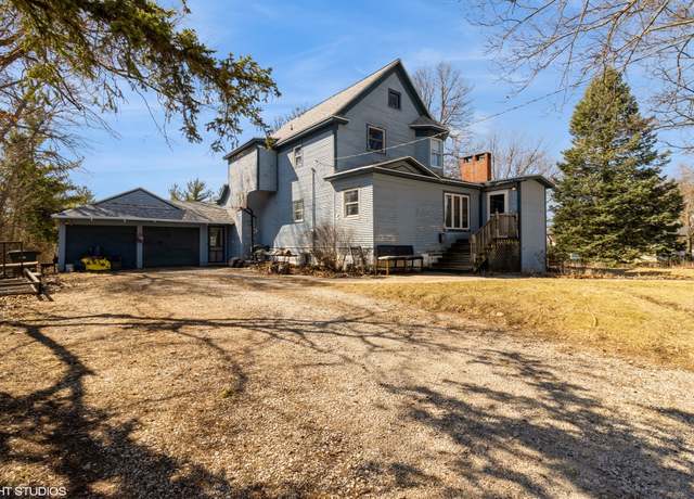 Property at 820 C Ave, Nevada, IA 50201, 4 beds, 2 baths