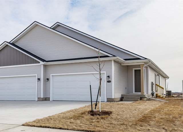 Property at 2729 13th St NE, Bondurant, IA 50035, 3 beds, 3 baths