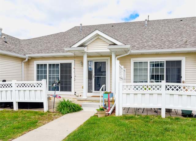 Property at 2816 Ashland Ct, Altoona, IA 50009, 2 beds, 2.5 baths