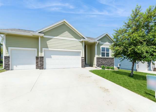 Property at 1642 S 11th St, Adel, IA 50003, 2 beds, 2 baths