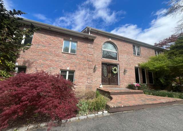 Property at 12 Bagatelle Rd, Dix Hills, NY 11746, 6 beds, 4.5 baths