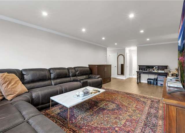 Property at 16 Lake St Unit 6A, White Plains, NY 10603, 2 beds, 1 bath