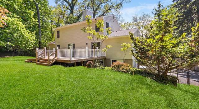 Photo of 3 Hilltop Rd, Stony Brook, NY 11790