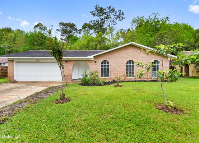 Property at 2820 Lawnwood Dr, Ocean Springs, MS 39564, 3 beds, 2 baths
