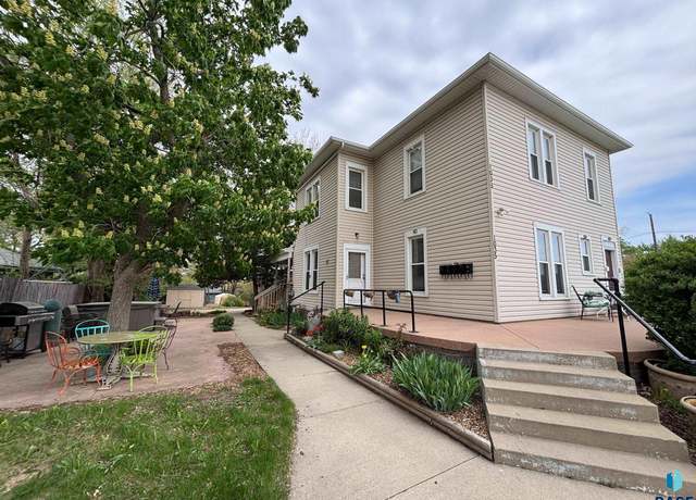 Property at 1035 N Spring Ave, Sioux Falls, SD 57104, 3 beds, 4 baths
