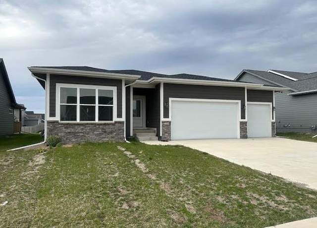 Property at 224 11th Ct NW, Bondurant, IA 50035, 4 beds, 3 baths