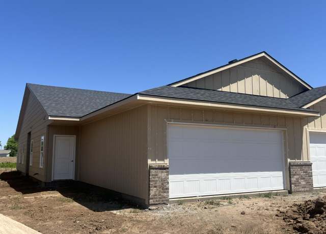 Property at 2023 N Reece St, Goddard, KS 67052, 3 beds, 2 baths