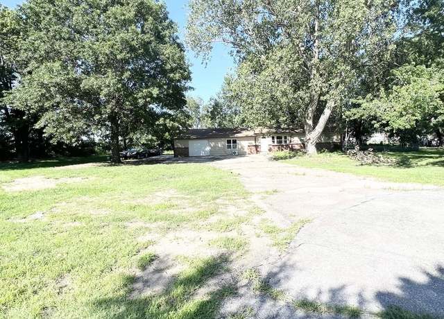 Property at 1420 E 59th Ct South, Wichita, KS 67216, 3 beds, 2 baths