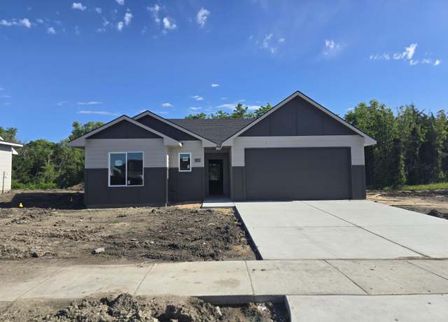 Property at 1220 SE 8th, Newton, KS 67114, 3 beds, 2 baths