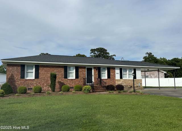Property at 1911 Carolina Cir, Goldsboro, NC 27530, 3 beds, 1.5 baths
