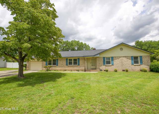 Property at 432 Concord Dr, Fayetteville, NC 28311, 3 beds, 2 baths