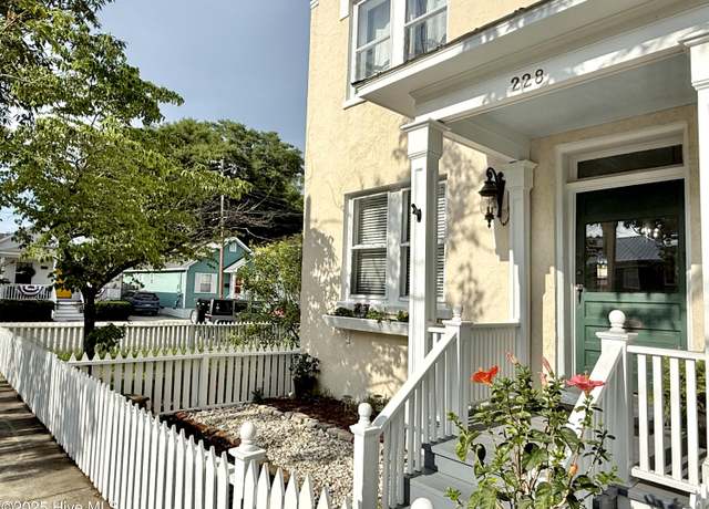 Property at 228 Mcrae St, Wilmington, NC 28401, 2 beds, 1.5 baths