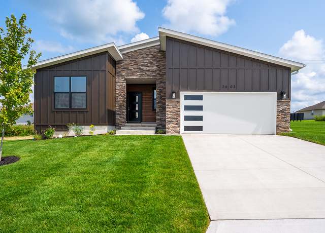 Property at 3950 E Fieldcrest Ct, Brookline, MO 65619, 3 beds, 2 baths