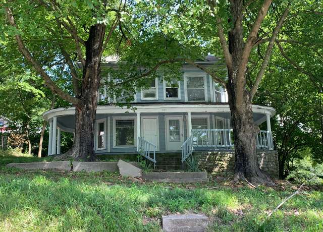 Property at 309 N Commerce St, Crane, MO 65633, 5 beds, 2 baths