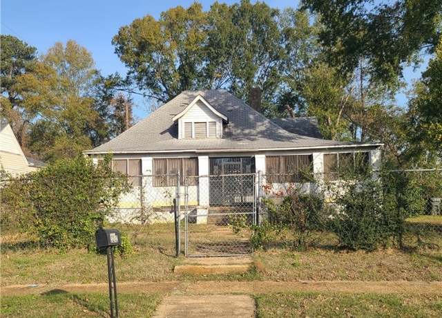 Property at 3202 5th St, Tuscaloosa, AL 35401, 3 beds, 1 bath