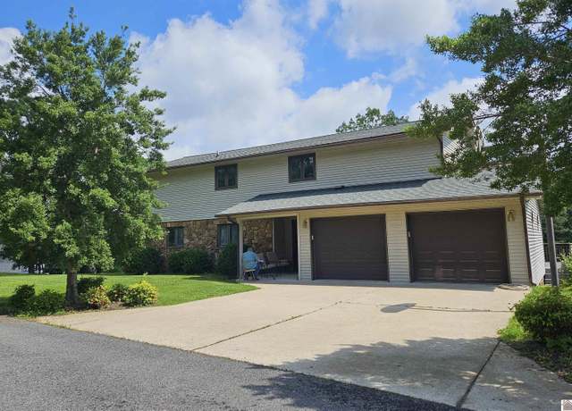 Property at 302 Williams Ln, Gilbertsville, KY 42044, 4 beds, 3 baths