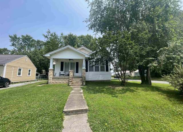 Property at 1912 C St, Paducah, KY 42003, 3 beds, 2 baths