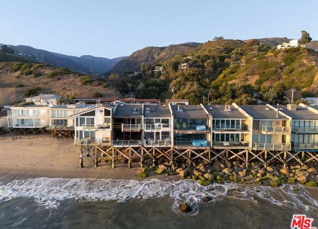 Property at 21222 Pacific Coast Hwy #4, Malibu, CA 90265, 1 bed, 2 baths