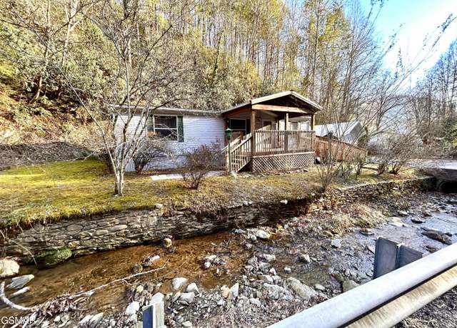 Property at 306 Cartertown Rd, Gatlinburg, TN 37738, 3 beds, 2 baths