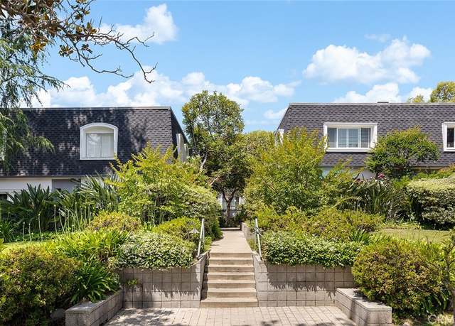 Property at 1045 S Orange Grove Blvd #4, Pasadena, CA 91105, 2 beds, 2.5 baths