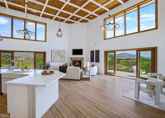 Property at 4385 Rainbow Vista Dr, Fallbrook, CA 92028, 5 beds, 5.5 baths