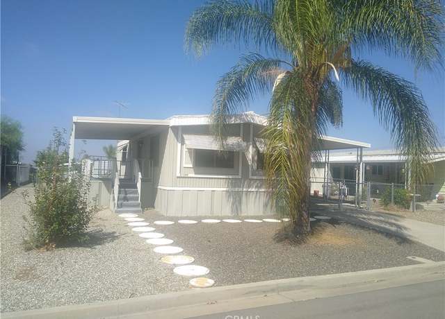 Property at 26097 Fountain Palm Dr, Homeland, CA 92548, 2 beds, 2 baths