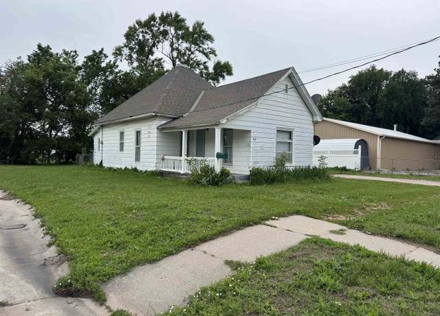Property at 418 E 2nd St, Hastings, NE 68901, 2 beds, 1 bath
