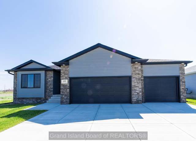 Property at 1427 Sagewood Ave, Grand Island, NE 68803, 3 beds, 2 baths