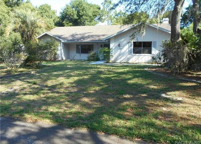 Property at 4 Chinkapin Ct, Homosassa, FL 34446, 4 beds, 2.5 baths