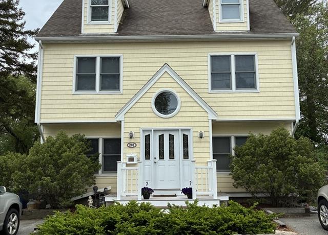 Property at 201 Jefferson St, Braintree, MA 02184, 5 beds, 4.5 baths