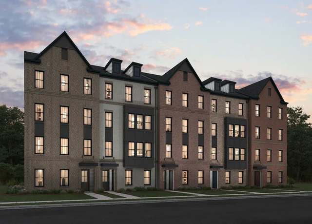 Property at 4846 Bauhaus Sq, Chantilly, VA 20151, 3 beds, 2.5 baths