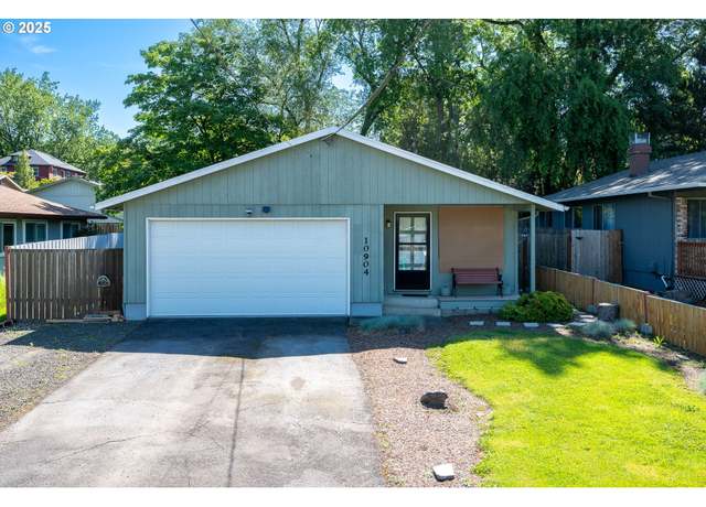 Property at 10904 SW 62nd Pl, Portland, OR 97219, 3 beds, 1 bath