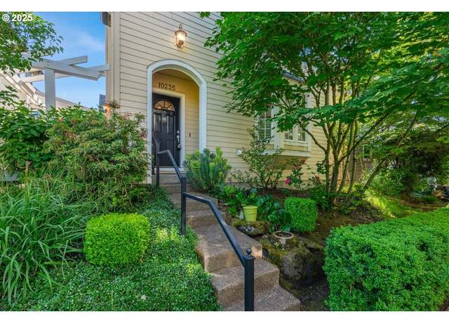 Property at 10235 NW Edgewood Dr #25, Portland, OR 97229, 2 beds, 2.5 baths
