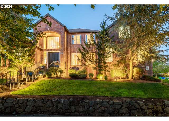 Property at 11820 SE Catina Pl, Happy Valley, OR 97086, 5 beds, 3.5 baths