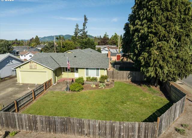 Property at 2403 15th St, Springfield, OR 97477, 5 beds, 3 baths