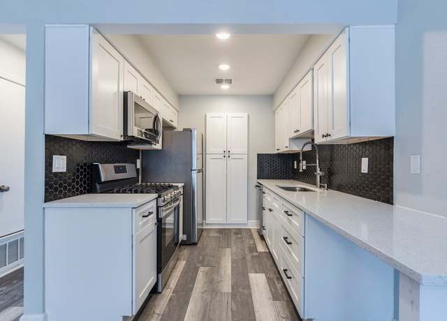 Property at 3839 Dry Creek Dr #216, Austin, TX 78731, 1 bed, 1 bath