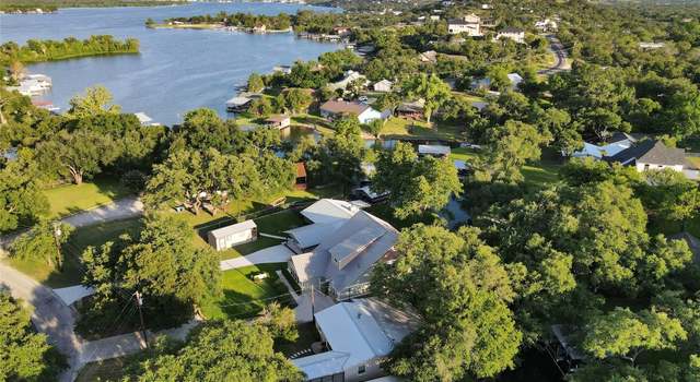 Photo of 106 Lakeview Dr, Llano, TX 78643