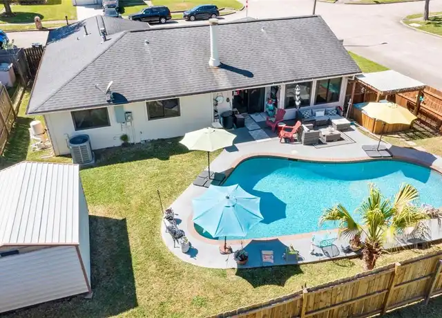 Property at 1103 W Brompton Dr, Pearland, TX, 77584, 4 beds, 2 baths, [object Object]