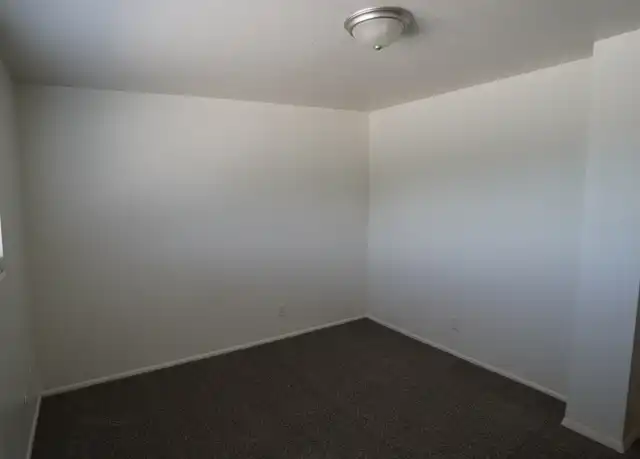 Property at 1273 E Gordon Ave, Layton, UT, 84040, 2 beds, 1.5 baths, [object Object]