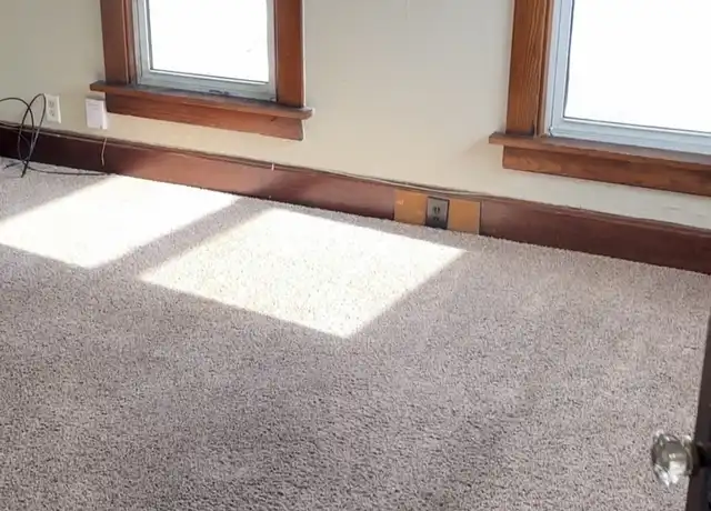 Property at 1124 W 13th St, Davenport, IA, 52804, 2 beds, 1 bath, [object Object]