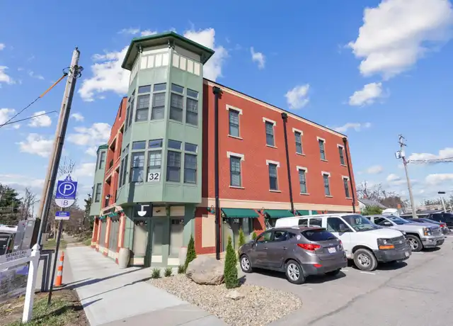 Property at 32 W College Ave, Westerville, OH, 43081, 2 beds, 2 baths, [object Object]