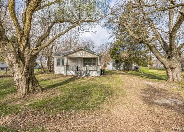 Property at 20759 Seminole St, Southfield, MI, 48033, 2 beds, 1 bath, [object Object]
