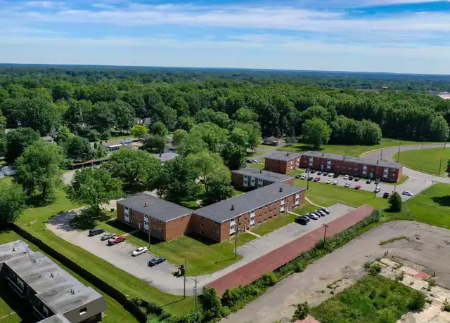 Property at 421 Southern Blvd NW Unit 207, Warren, OH, 44485, 2 beds, 1 bath, [object Object]