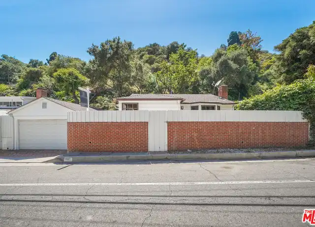 Property at 881 N Beverly Glen Blvd, Los Angeles, CA, 90077, 2 beds, 1 bath, [object Object]