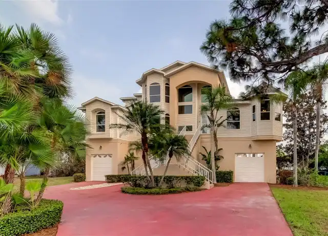 Property at 1661 Sea Breeze Dr, Tarpon Springs, FL, 34689, 4 beds, 3.5 baths, [object Object]
