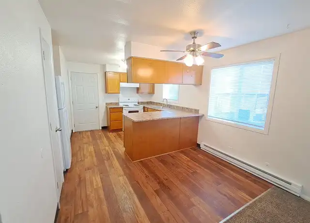 Property at Island Park Apartments - 250 25th St SE, Salem, OR, 97301, 1 bed, 1 bath, [object Object]