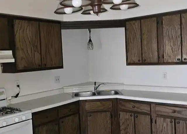 Property at Westover Apartments - 10400 W Fond du Lac Ave, Milwaukee, WI, 53224, 2 beds, 1 bath, [object Object]