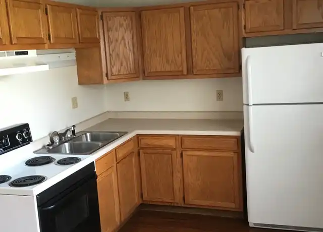 Property at 725 W 61st St Unit 725, Davenport, IA, 52806, 2 beds, 1.5 baths, [object Object]