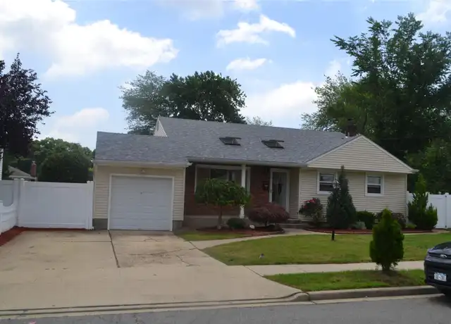 Property at 16 Frank Ave, Farmingdale, NY, 11735, 4 beds, 1 bath, [object Object]